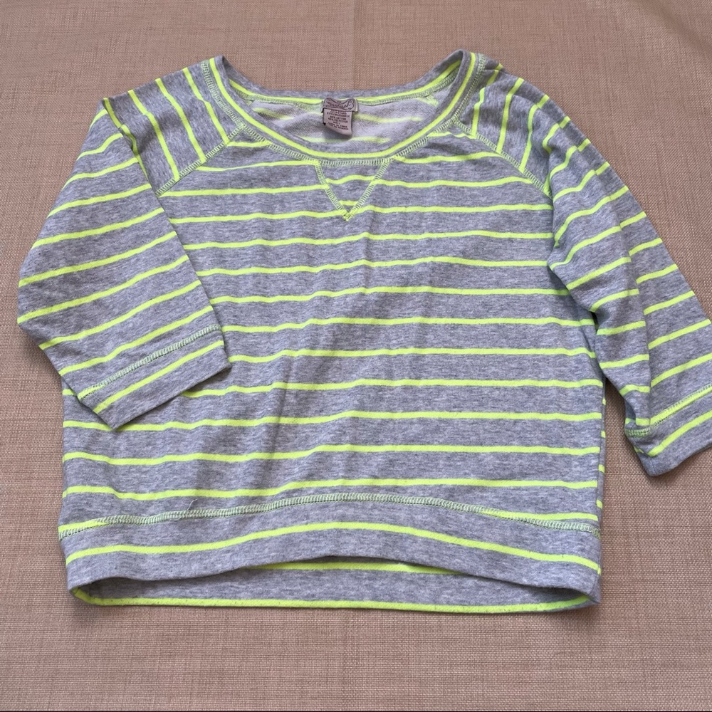 Eyelash Couture 3/4 Sleeve Crop Pullover Sweatshirt